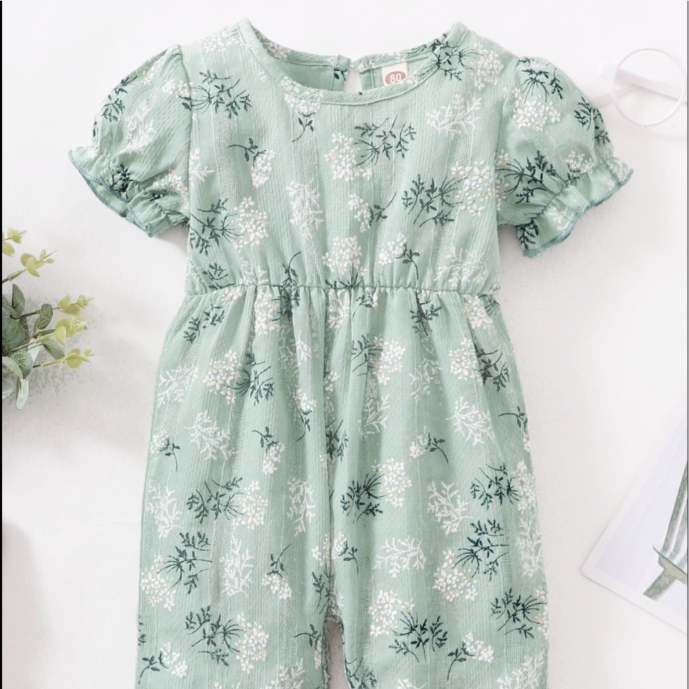 NWOT Baby Girl’s Floral Short sleeve Jumpsuit. Size: 12-18 Months Color: Green